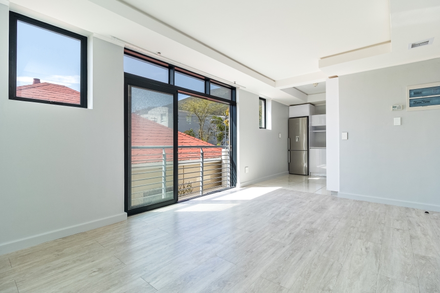 To Let 1 Bedroom Property for Rent in Sea Point Western Cape